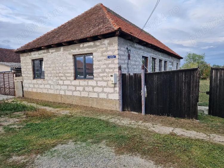 Casă cu Teren 18000 Mp în Central