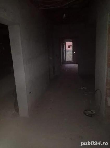 Casă cu 5 camere cu Teren 1000 Mp în Peciu Nou