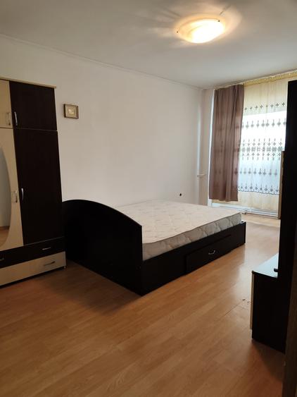 Garsonieră decomandată în Micro 20