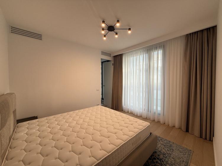 Apartament cu 4 camere decomandat în Arcul de Triumf