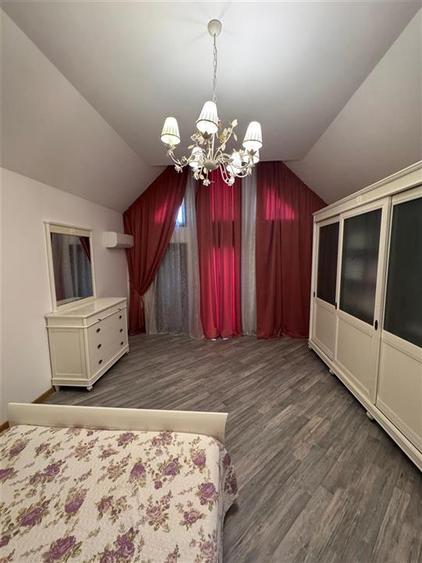 Casă individuală cu 5 camere cu Canalizare în Rediu