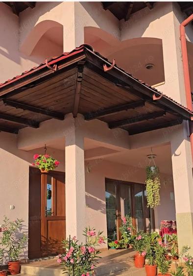 Casă cu 6 camere în Central