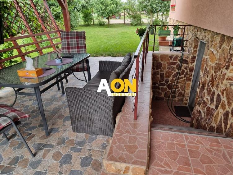 Casă individuală cu 5 camere cu Teren 660 Mp în Micești