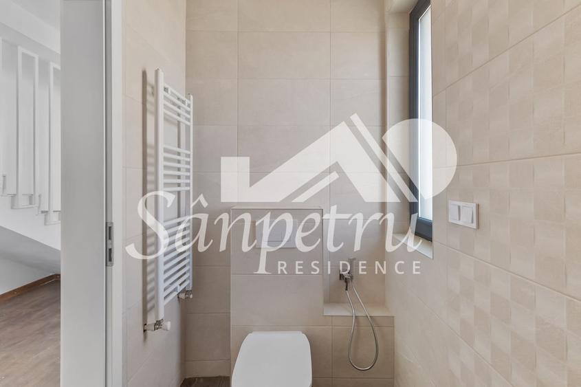 Duplex cu 3 camere cu Canalizare în Sânpetru