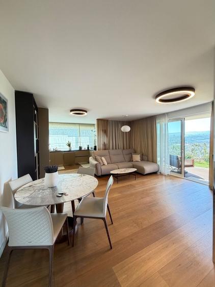Apartament cu 3 camere semidecomandat, mobilat în Gruia