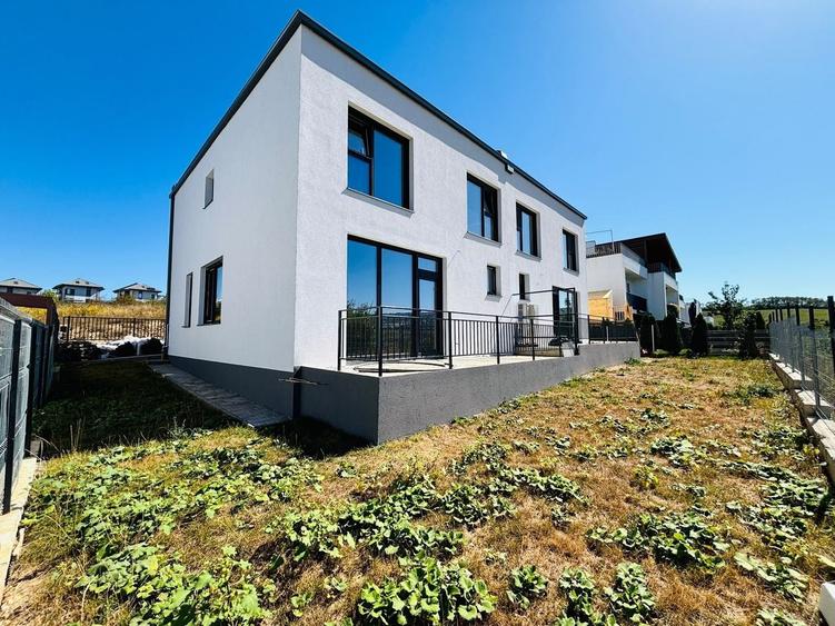 Duplex cu 4 camere cu Canalizare în Borhanci