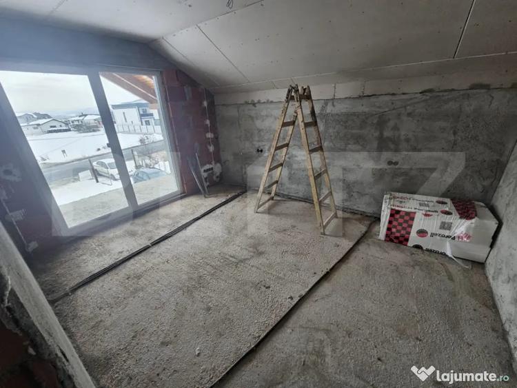 Casă cu 4 camere cu Teren 500 Mp în Jelna