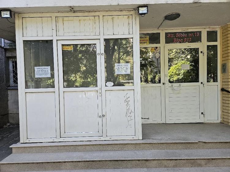 Spațiu comercial, de 6 mp, în Drumul Taberei