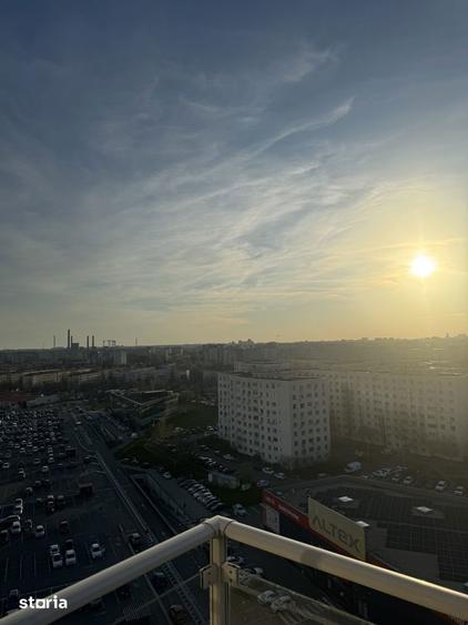 Garsonieră decomandată în Titan