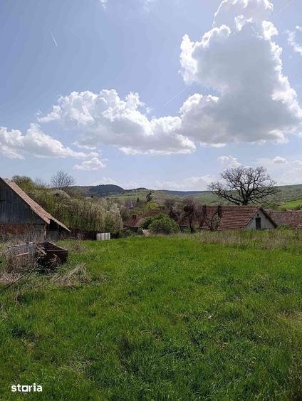 Casă cu 2 camere cu Teren 5300 Mp în Sânpaul