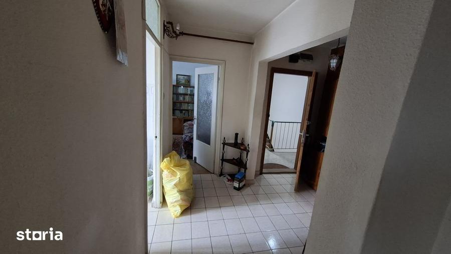 Apartament cu 4 camere în Republicii
