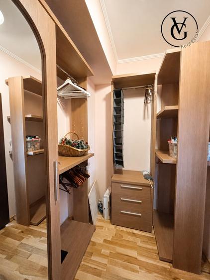 Apartament cu 3 camere semidecomandat, mobilat în Central