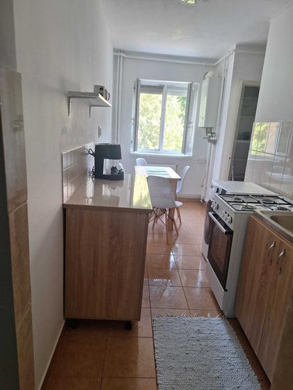 Apartament cu 2 camere decomandat în Exterior Vest
