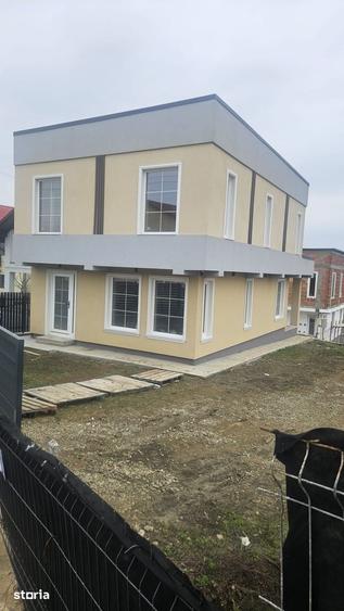 Casă cu 4 camere cu Teren 300 Mp în Central