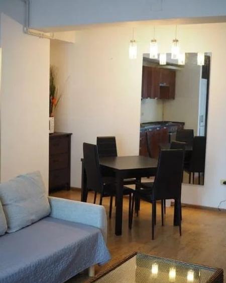 Apartament cu 2 camere semidecomandat, mobilat în P-ța Alba Iulia