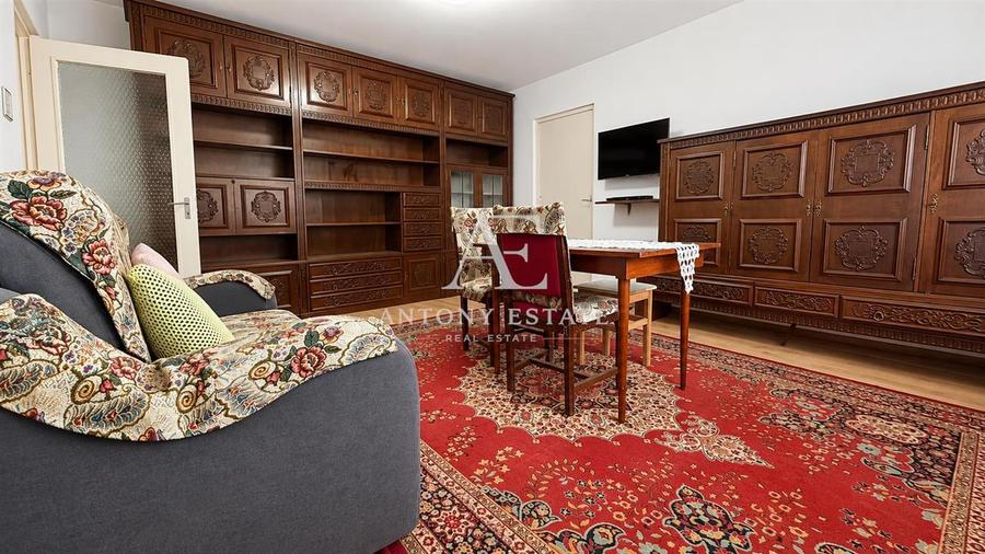 Apartament cu 3 camere semidecomandat în Cantemir
