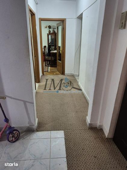 Apartament cu 4 camere decomandat în Central