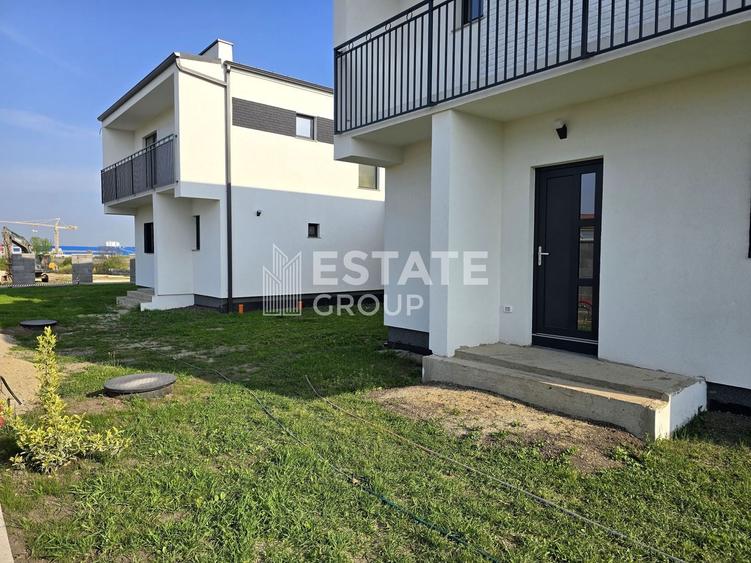 Duplex cu 5 camere cu Canalizare în Dumbrăvița