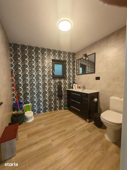 Casă cu 5 camere cu Teren 1300 Mp în Șcheia