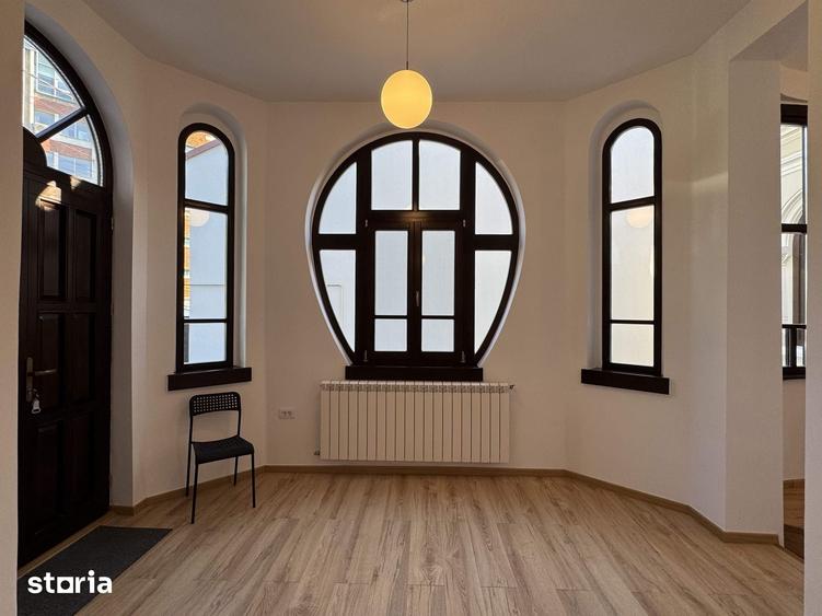 Casă cu 6 camere cu Teren 1000 Mp în Central