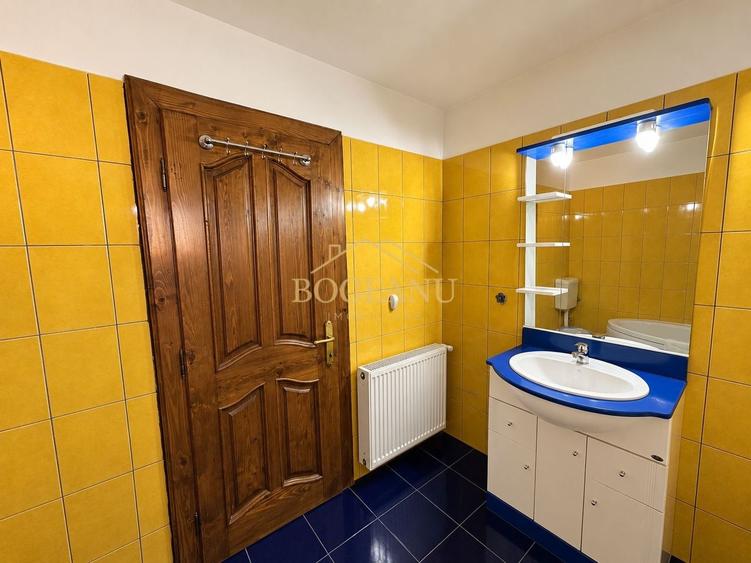Casă individuală cu 4 camere cu Canalizare în Aradului