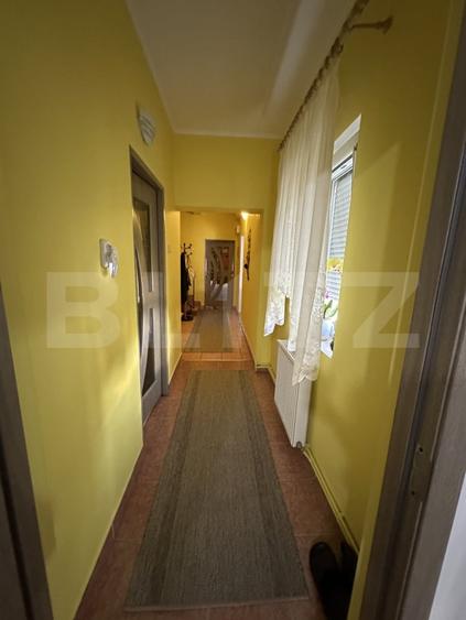 Casă individuală cu 6 camere cu Canalizare în Titulescu