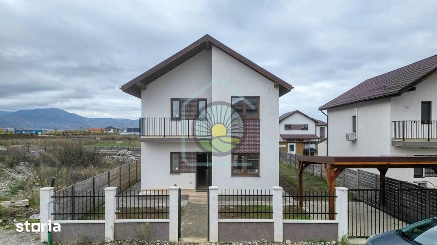 Casă cu 4 camere cu Canalizare în Tărlungeni