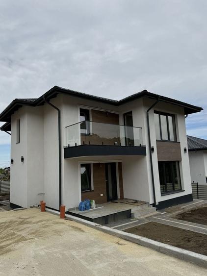 Casă cu 4 camere în Bârnova