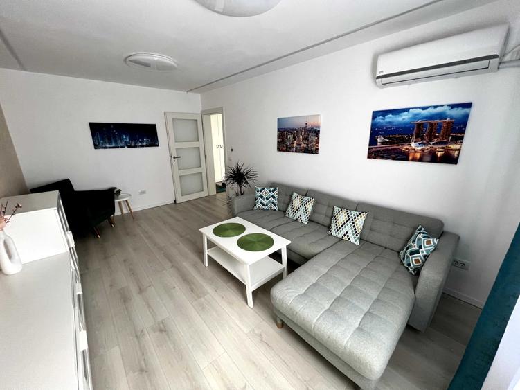 Apartament cu 3 camere decomandat în Central