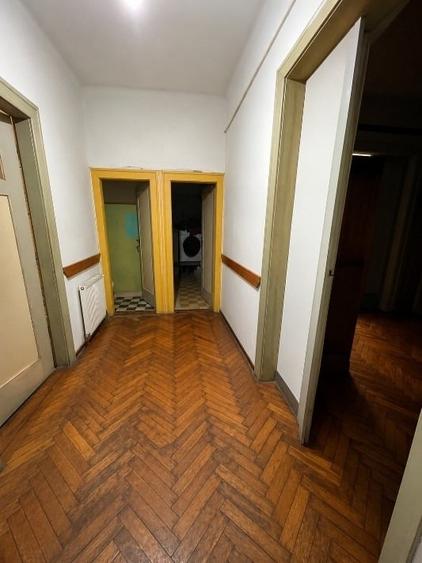 Casă cu 5 camere cu Teren 1142 Mp în Dorobanților