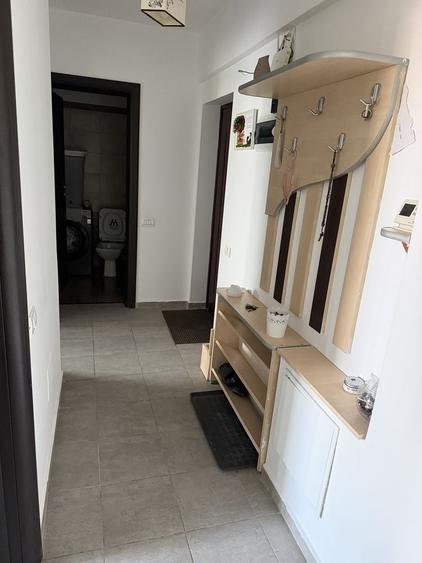 Apartament cu 2 camere decomandat în Roșu