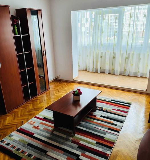 Apartament cu 3 camere decomandat în Mărăști