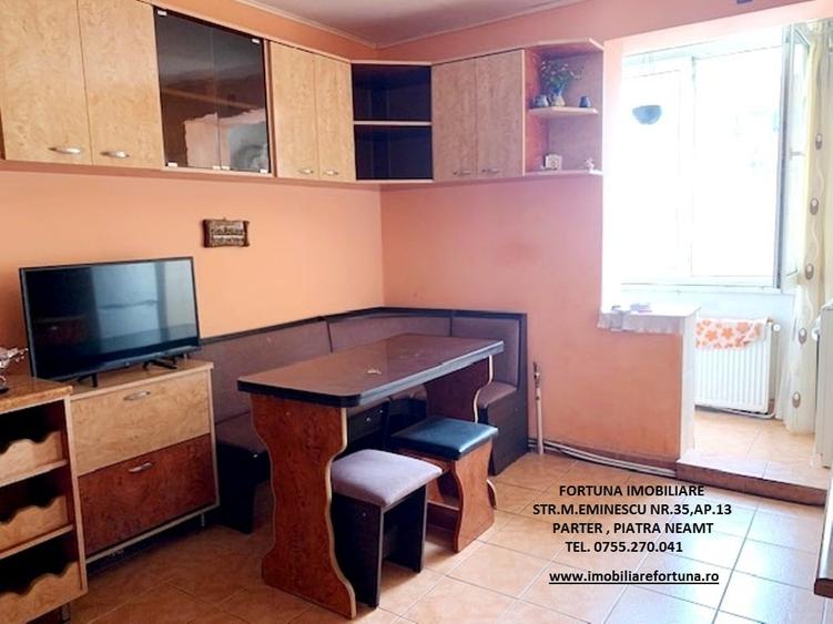 Apartament cu 3 camere semidecomandat, mobilat în Dărmănești