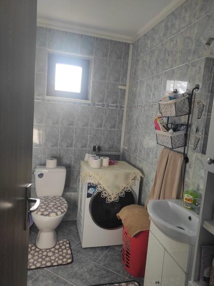 Casă individuală cu 4 camere cu Canalizare în Central