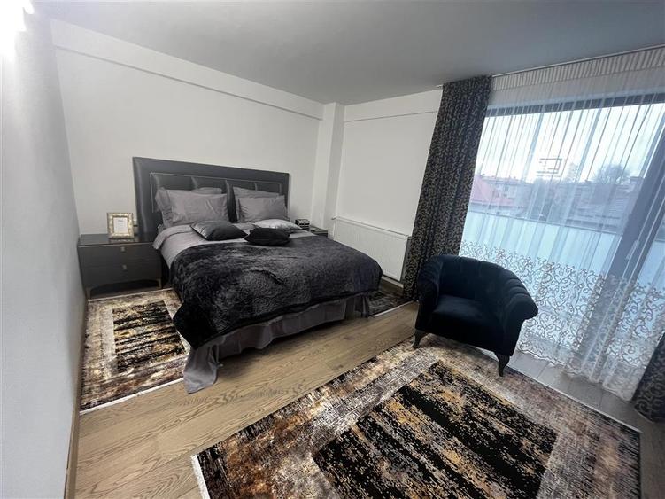 Apartament cu 4 camere decomandat, mobilat în Eminescu