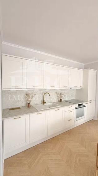 Apartament cu 3 camere semidecomandat în Florești