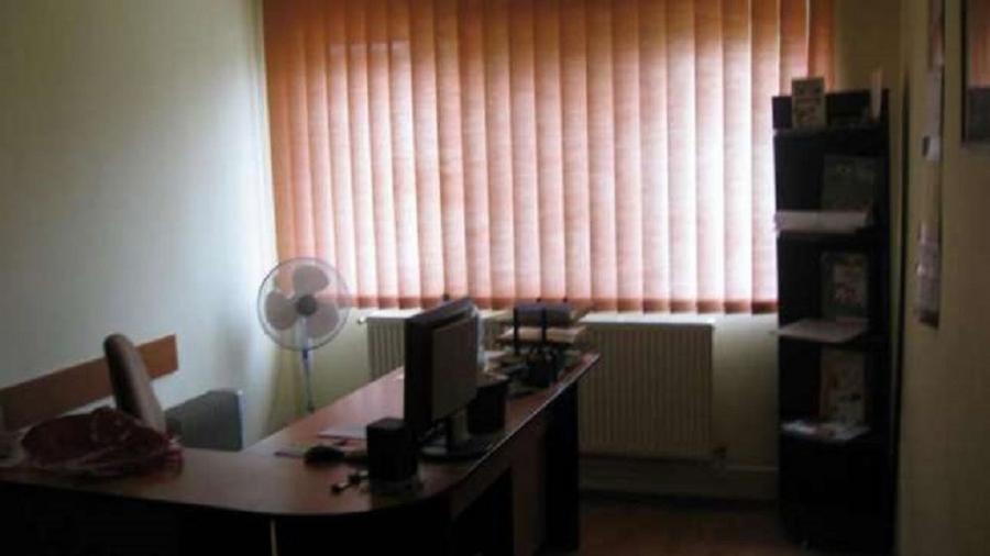 Spațiu comercial, de 35,000 mp, în Central