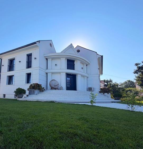 Casă individuală cu 6 camere cu Piscina în Dumbrăvița