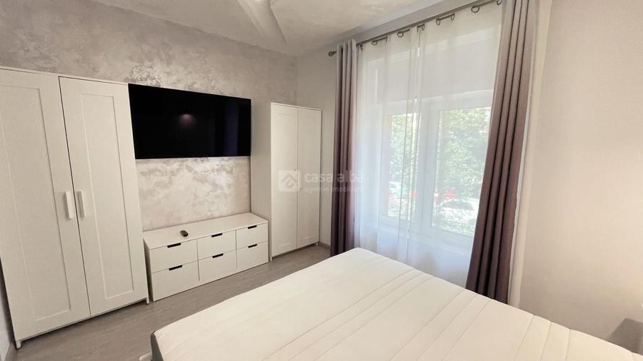 Apartament cu 2 camere decomandat, mobilat în Central
