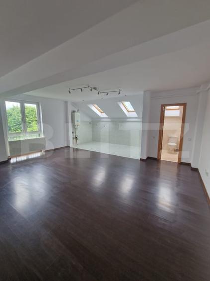 Apartament cu 3 camere decomandat în Periferie