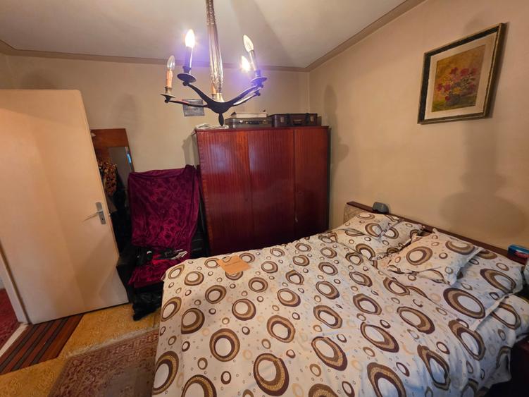 Apartament cu 3 camere decomandat în Drumul Taberei