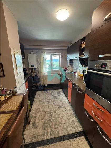 Apartament cu 4 camere decomandat, mobilat în Craiter
