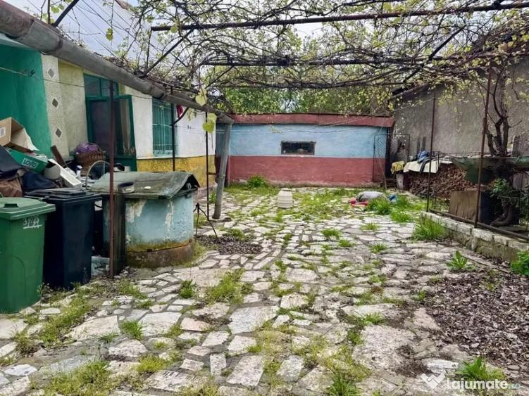Casă cu 3 camere cu Teren 580 Mp în Central