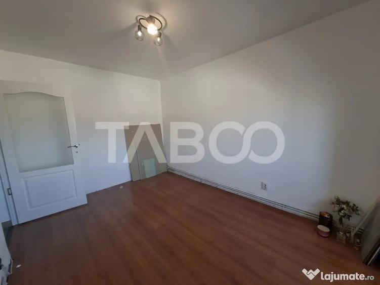 Apartament cu 2 camere decomandat în Ștrand
