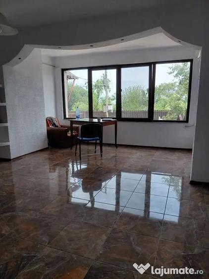 Casă cu 4 camere cu Teren 522 Mp în Central