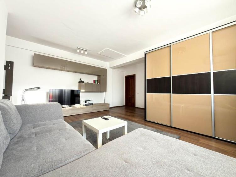 Apartament cu 2 camere semidecomandat, mobilat în Florești