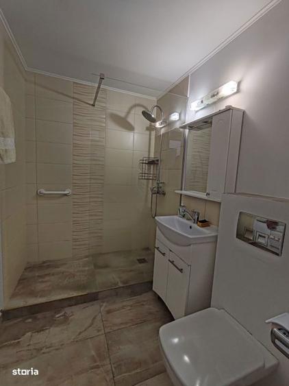 Apartament cu 3 camere decomandat în Hotvon
