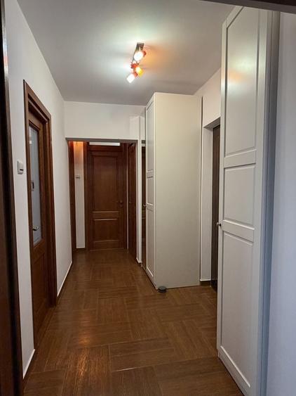 Apartament cu 2 camere decomandat în Republicii