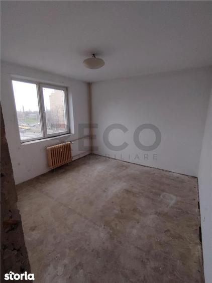 Apartament cu 3 camere decomandat în Central