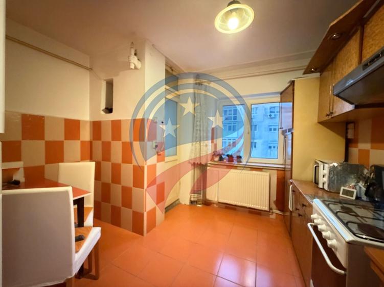 Apartament cu 3 camere decomandat în Brazda lui Novac